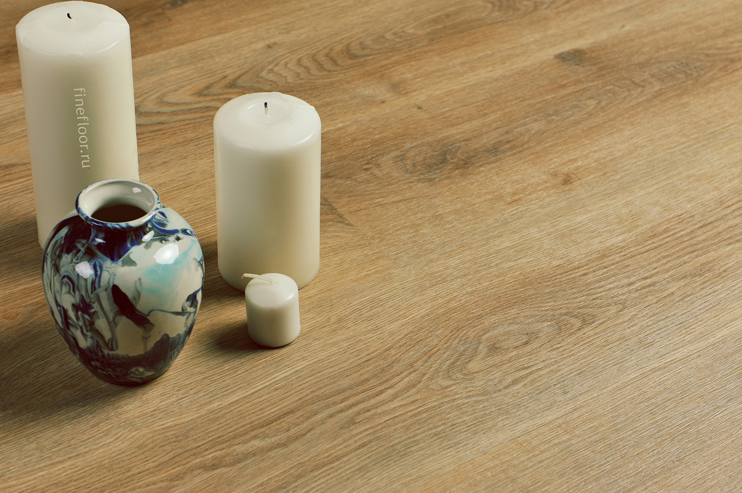 Виниловый пол FineFloor Дуб Милпорт FF-1236 замковый фото в интерьере